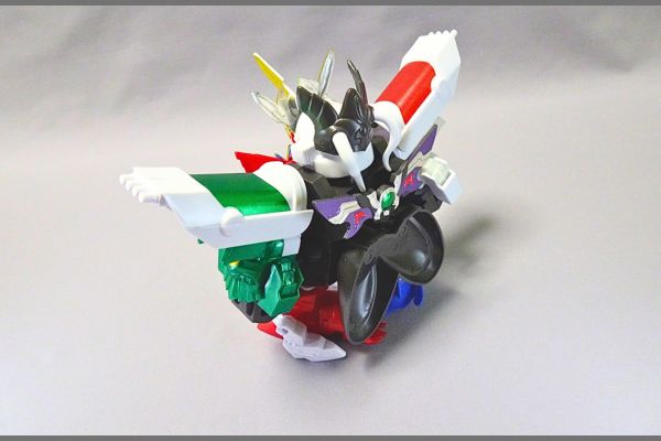SDガンダムBB戦士:超機甲神ガンジェネシスのプラモデル