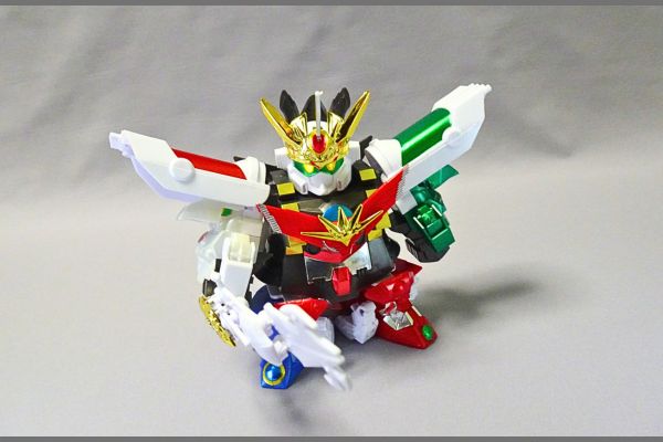 SDガンダムBB戦士:超機甲神ガンジェネシスのプラモデル