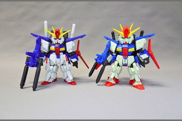 食玩モビリティジョイントガンダム10、ZZガンダムとモビルスーツアンサンブルのZZガンダム比較