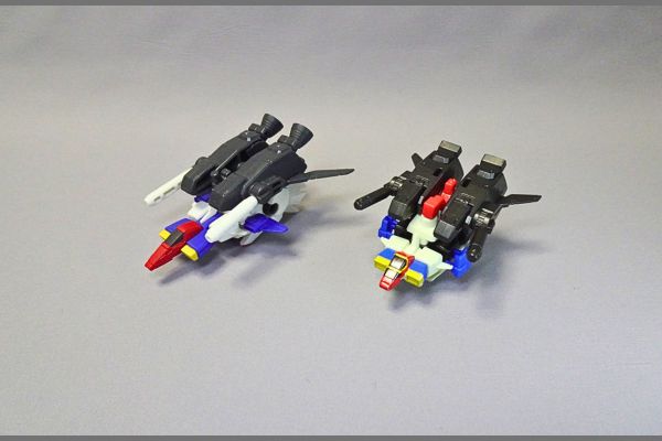 食玩モビリティジョイントガンダム10、ZZガンダムとモビルスーツアンサンブルのZZガンダム比較