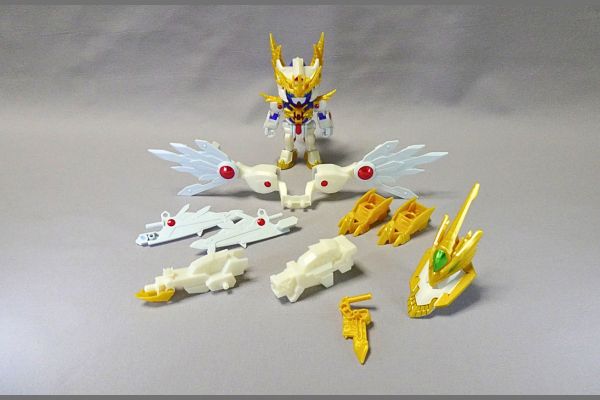 SDガンダム:エクスヴァルキランダープラモデル