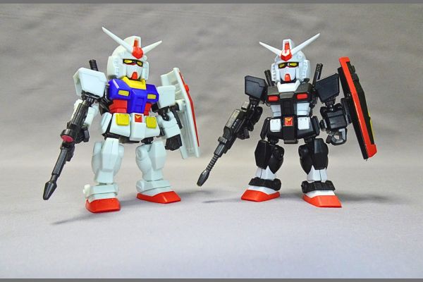 モビリティジョイントガンダム11、EXパーツのガンダムとプロトタイプガンダムの比較