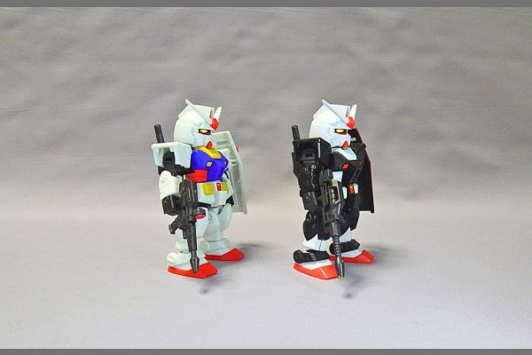 モビリティジョイントガンダム11、EXパーツのガンダムとプロトタイプガンダムの比較