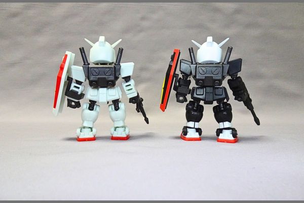 モビリティジョイントガンダム11、EXパーツのガンダムとプロトタイプガンダムの比較