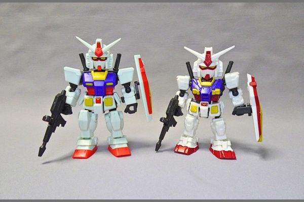 モビリティジョイントガンダム11のガンダムとモビリティジョイント１のガンダムの比較