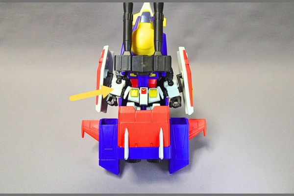 モビリティジョイントガンダム11「Gアーマー」の組み立て方の違い