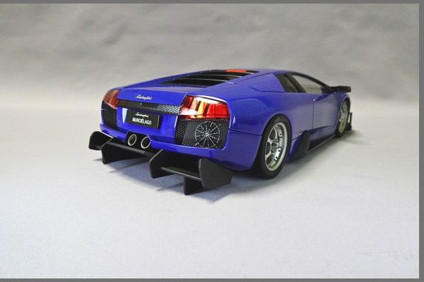 フジミ模型1/24ランボルギーニムルシエラゴ完成品