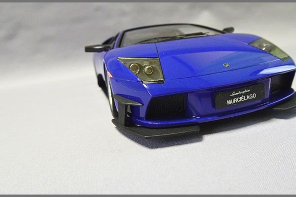 フジミ模型1/24ランボルギーニムルシエラゴ完成品