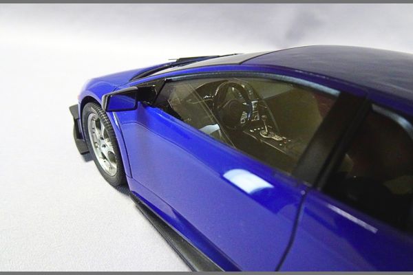 フジミ模型1/24ランボルギーニムルシエラゴ完成品