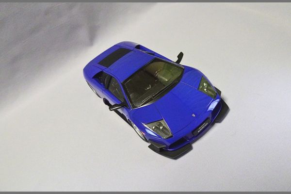 フジミ模型1/24ランボルギーニムルシエラゴ完成品