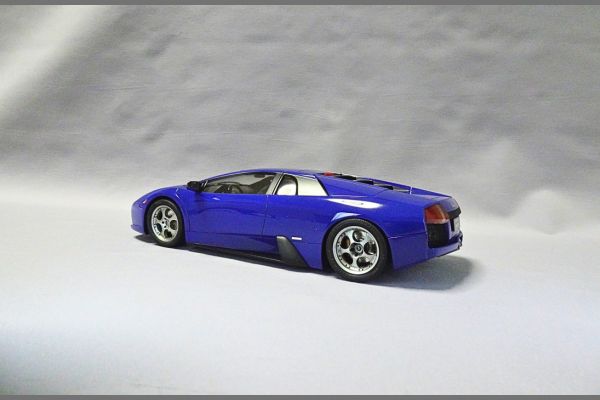 フジミ模型1/24ランボルギーニムルシエラゴ完成品