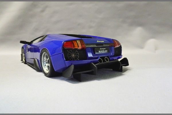 フジミ模型1/24ランボルギーニムルシエラゴ完成品