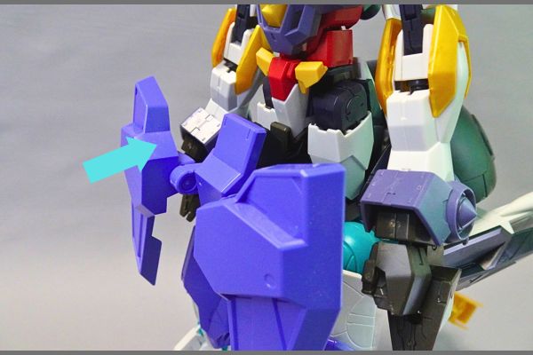 1/144HG:リライジングガンダムのプラモデル。合体のやり方。