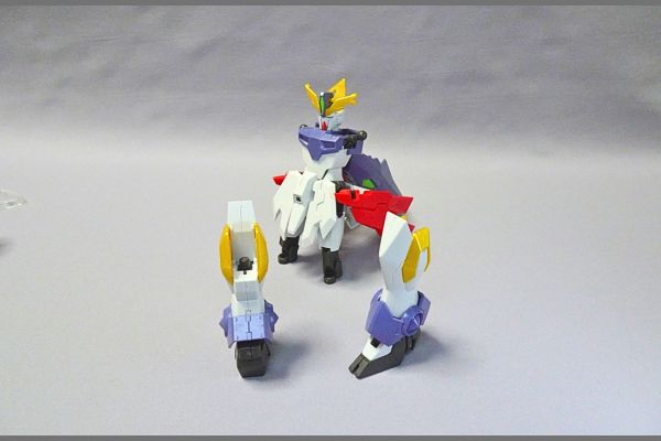 1/144HG:リライジングガンダムのプラモデル。合体のやり方。