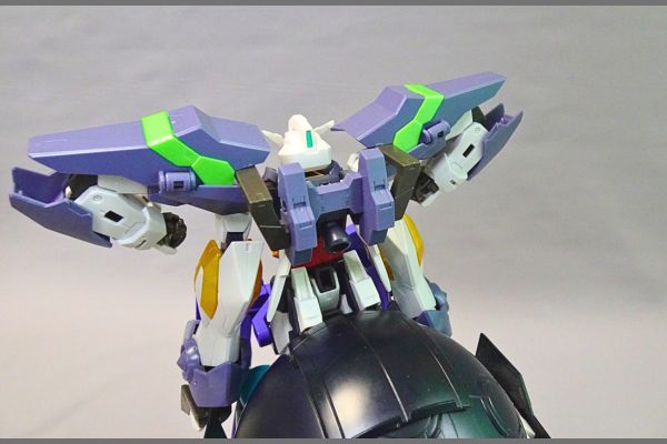 1/144HG:リライジングガンダムのプラモデル。合体のやり方。