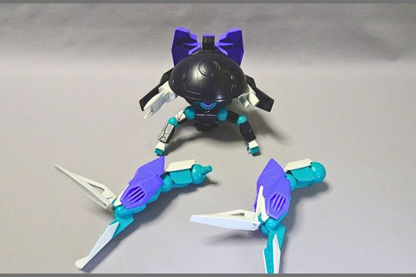 1/144HG:リライジングガンダムのプラモデル。合体のやり方。