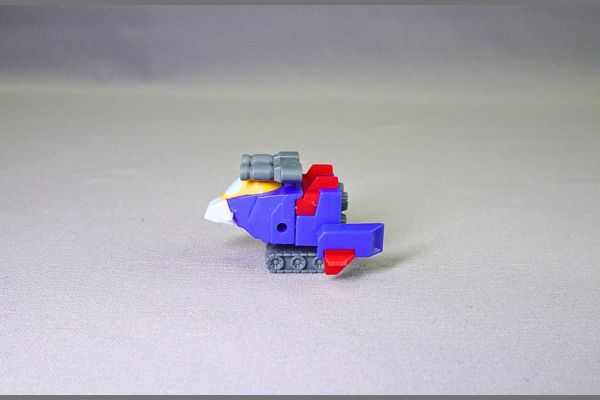 食玩の機動戦士ガンダムV作戦ビスケット付属のプラモデル「Gアーマー」完成品
