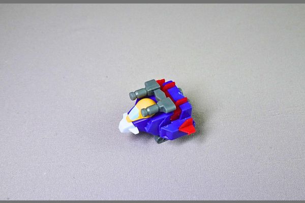 食玩の機動戦士ガンダムV作戦ビスケット付属のプラモデル「Gアーマー」完成品