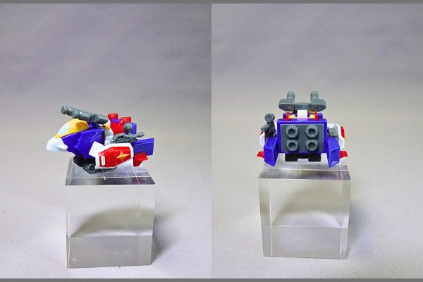 食玩の機動戦士ガンダムV作戦ビスケット付属のプラモデル「Gファイター」完成品(ガンダム格納)